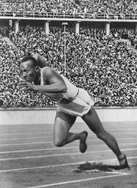 映画「栄光のランナー/1936ベルリン」　１９３６年開催のベルリンオリンピックで金メダル４個の偉業を成し遂げた、アメリカの黒人ランナーの物語です。